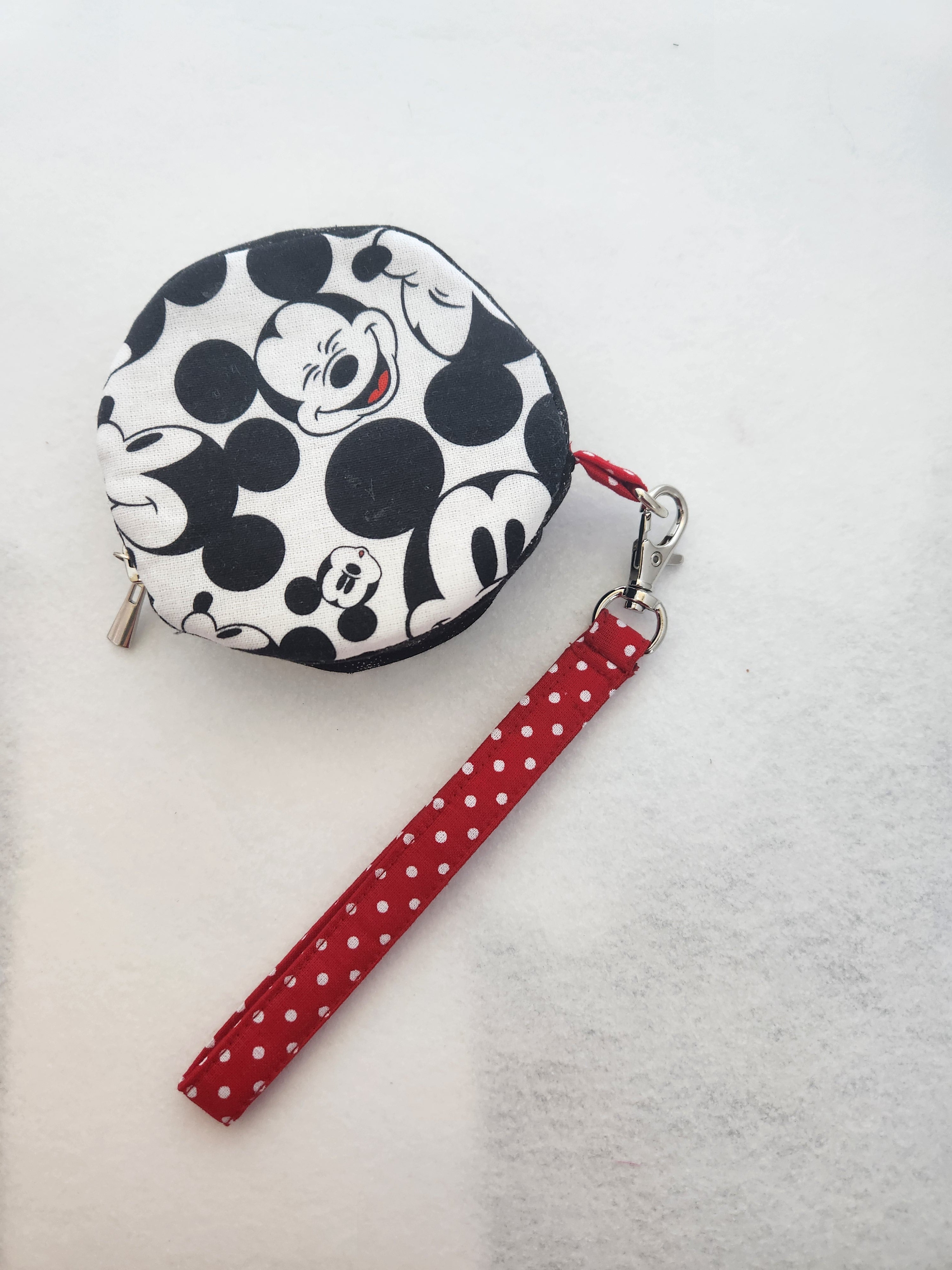Round coin purse